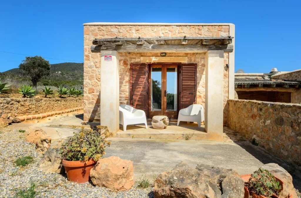 Terraza de la habitación 4 en Sa Païssa en Cala Carbó Ibiza