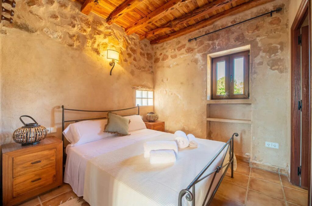 Dormitorio de la casita anexa en Sa Païssa den Botja Ibiza